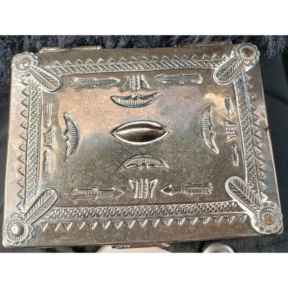 Morris Robinson Hopi Native Indian pure silver box